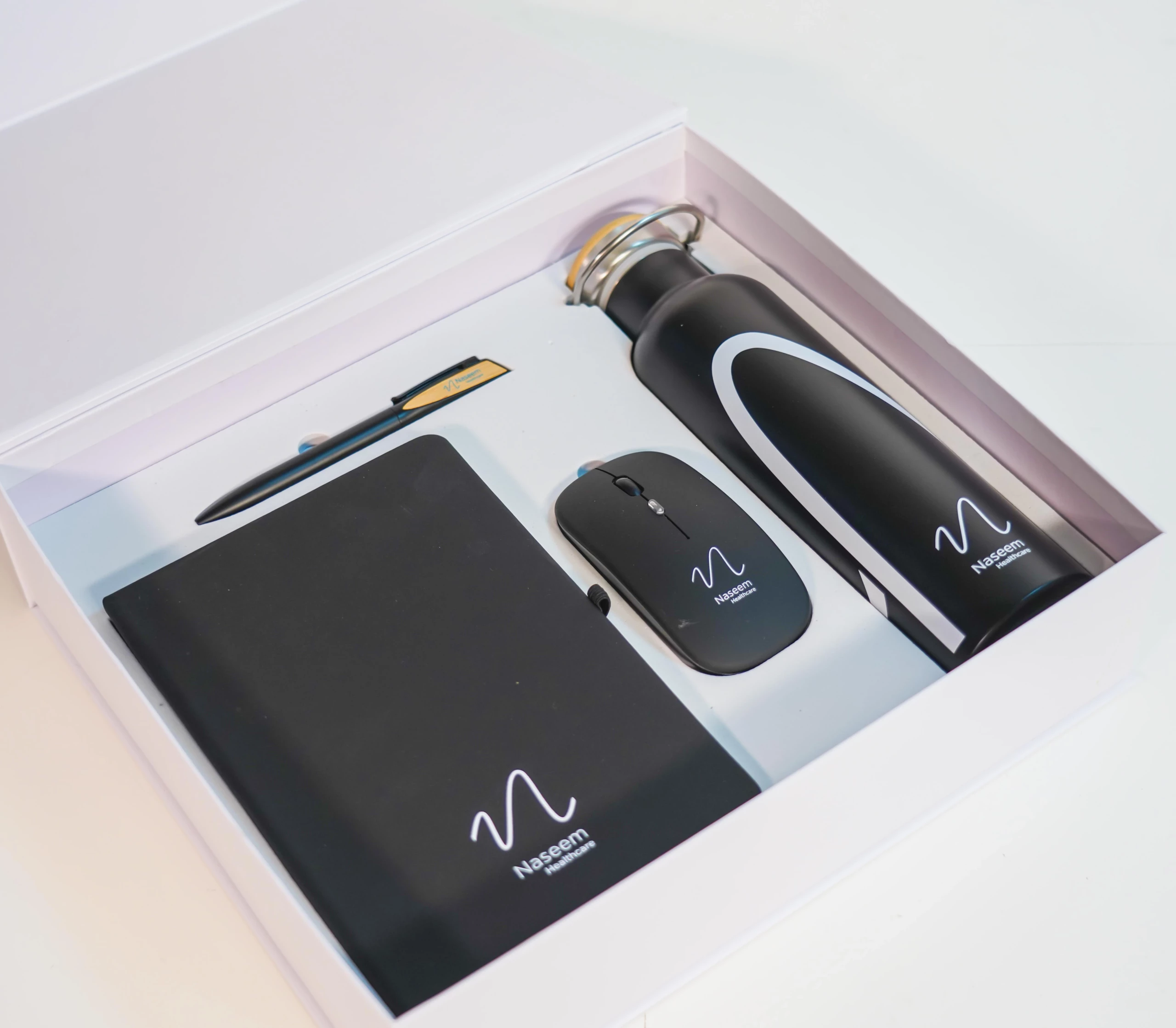 Buy Corporate Gift Set - Diary, Mouse, Bottle, Pen | Wah Gifts UAE